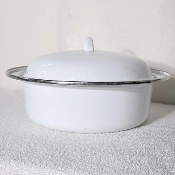 Vintage Enamelware White  Round Roaster Pot With Lid - Picture 3 of 16
